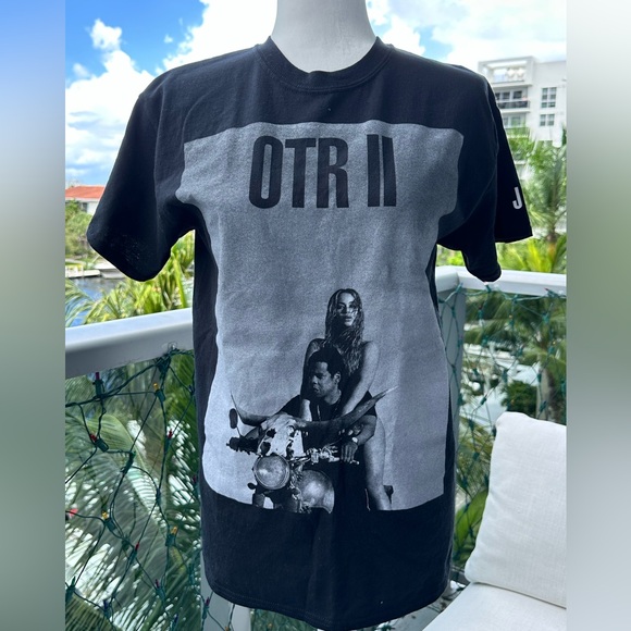 Jay-Z & Beyonce’ On the Run II Tour t-shirt - Picture 1 of 3